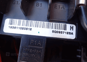 SKRZYNKA BEZPIECZNIKÓW VW AUDI 5Q0937125A RADOM 4