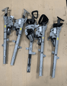 MERCEDES clk 209 coupé cabrio  podajniki  pasów podajnik prawy 2