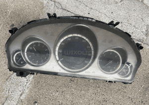 Mercedes e 212 e207 c 204 licznik  zegary diesel cdi  A2129001814 1