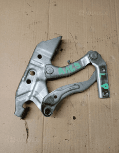 Zawias maski lewy przód Mercedes W169 A1698800128 1