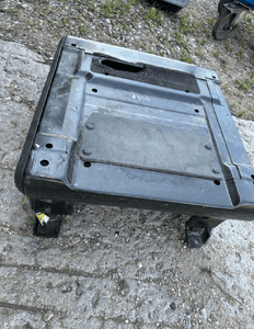 Mercedes 447 vito v klasa metris Eqv podstawa fotela skrzynka  obudowa  plastik mocowanie skrzynka 8