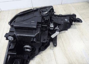 lampa prawa Przód Toyota Avensis T27 led 05-36 y57 10