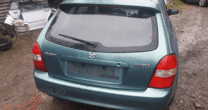 Mazda 323f bj 98-03 tył szyba tylna w klapie 3