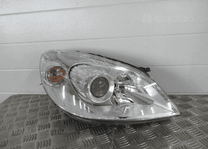 Lampa prawa przednia mercedes b-klasa W245 lift 2008-2011 1