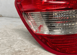 Mercedes c-klasa W204 lampa lewy tył 3