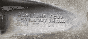 Łapa podpora silnika Audi A8 D3 4.2 TDI 4E0199307BM 5