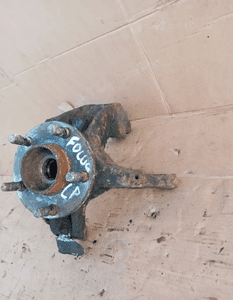 Zwrotnica piasta lewy przód Ford Focus MK2 1.8 16V 3