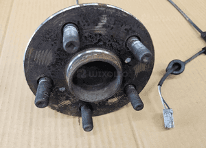 Toyota Avensis T25 piasta 5x100 łożysko tył 2