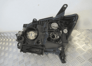 Lampa przednia przód prawa toyota avensis ii T25 soczewka 2003-2006 9