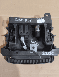 Schowek gniazdo usb zapalniczka opel zafira c iii 3 3