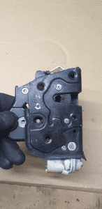 Zamek prawy przód Audi A4 B6 B7 8E2837016AA 3