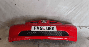 Zderzak przód przedni toyota aygo czerwony 3P0 1