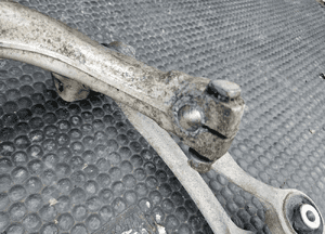 Zwrotnica 8E0258F 8E0407242B Zawieszenie Piasta Czujnik ABS Przednia Przód Prawa AUDI A4 B6 B7 24