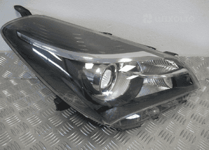 LAMPA PRZÓD PRZEDNIA PRAWA TOYOTA YARIS III 3 LIFT soczewka 2014-2017 rok 2