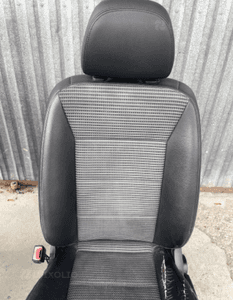 MERCEDES B 245 tapicerka boczek  kanapa fotel fotele Przód tył 17