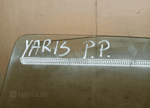Szyba prawy przód przednia prawa Toyota Yaris I 7