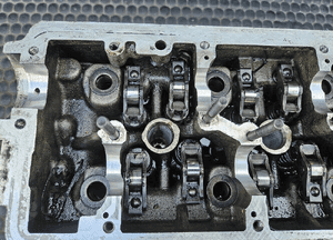 Głowica 0593S 0594S Lewa Prawa Wałki Zawory Pokrywa 2.7 3.0 TDI V6 Audi A4 B8 A5 A6 Q5 VW 26
