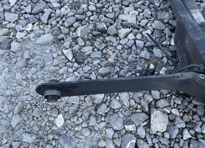 BELKA OS TYLNA ZAWIESZENIA RENAULT TRAFIC III 3 7