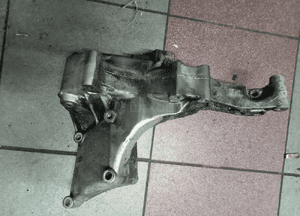 łapa alternatora vw t 4 2.5 tdi 074145169f 1
