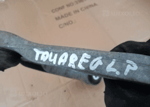 Wahacz lewy przód przedni górny VW Touareg 7L0407047A 3