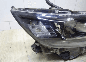 LAMPA PRZÓD PRAWA prawa TOYOTA LAND CRUISER 150 LIFT full led 4