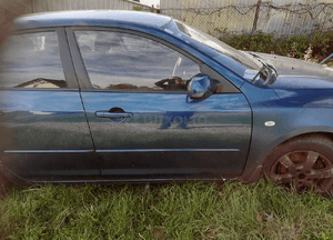 Mazda 3 BK 03-09 Drzwi Prawe przednie przód szyba w kolor 32c 1