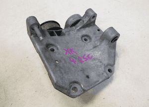 Jaguar xk X150 4.2 sc łapa mocowanie alternatora 2