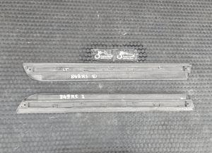 Listwa 8E0853969 8E0853970 Listwy Dolne Drzwi Tyl Tylne Lewa Prawa Szare Audi A4 B6 Sedan Kombi 3