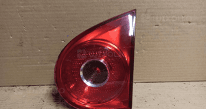 Lampa prawy tył w klapę vw golf v nr 1K6945094F 1