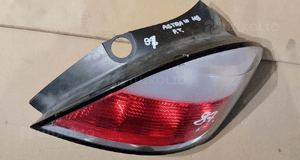 Lampa prawa tył tylna opel astra h iii 3 hb 3