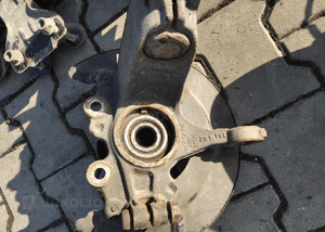 Ford Focus MK3 1.0 1.6 Ecoboost zwrotnica piasta przod przednia prawa  lewa 2