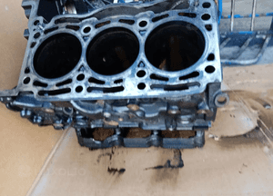 Silnik blok silnika dół słupek Audi Q5 3.0 TDI CTB 059103023AM 059011FM 4