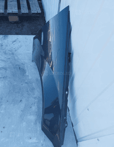 Błotnik prawy przód mercedes W204 lift 8