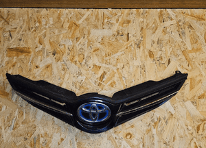 Toyota auris II 12-15 atrapa grill 3