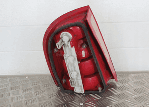 Lampa tylna tył prawa skoda fabia i hb 6Y6 1999- 2