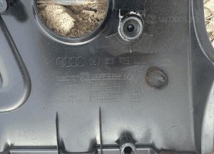 Audi A4 B8 1.8 TFSI osłona górna silnika 06J103925L 3