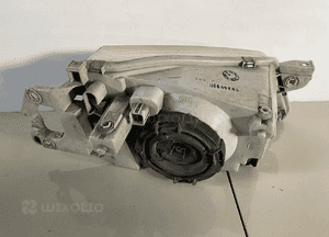 Mazda 323 lampa przód lewa 4