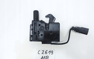 Zamek maski przód maski audi A1 82A 19- 1