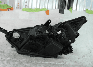 Toyota BZ4X full led lampa przednia prawa 7