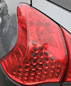 Peugeot 3008 lampa tył tylna prawa lewa 1