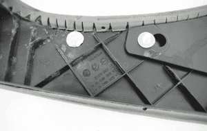 Osłona zawiasu dachu klapka prawa mercedes sl R230 02 6