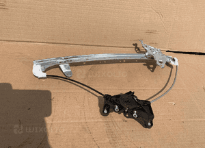 Mechanizm podnośnik szyby lewy tył Toyota RAV4 V 19- 1