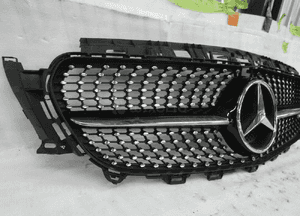 Mercedes 213 amg grill atrapa 3