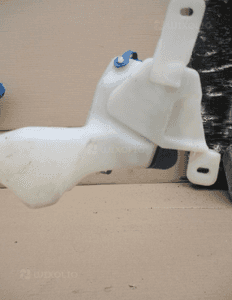 ZBIORNICZEK SPRYSKIWACZY MERCEDES CLS W211 3