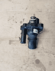 Obudowa termostatu termostat Mazda 6 1.8 2.0 16V 3M4G-AE 2