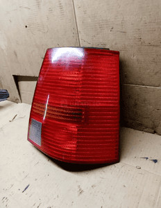 Lampa prawy tył tylna prawa VW Golf IV 4 Kombi 1J9945096P 2