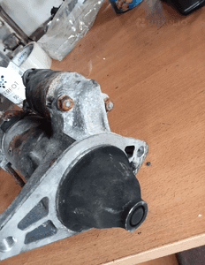 rozrusznik yaris 1.0 281000j020 2