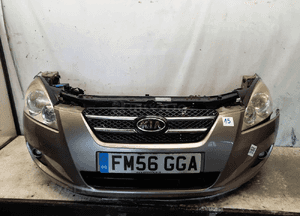 Kompletny przód, zderzak przód, pas przedni, ćwiartki, fartuchy podłużnice kia ceed 1.6 crdi diesel halogeny lampy 8Q piaskowy 1