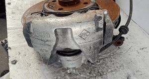 RENAULT CLIO V 1.0 TCE zwrotnica prawa 3