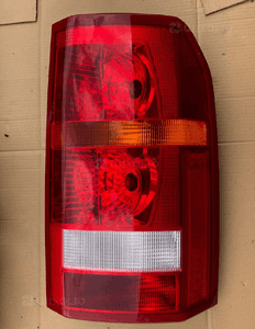 Lampa tylna prawa Land Rover Discovery 3 III 1